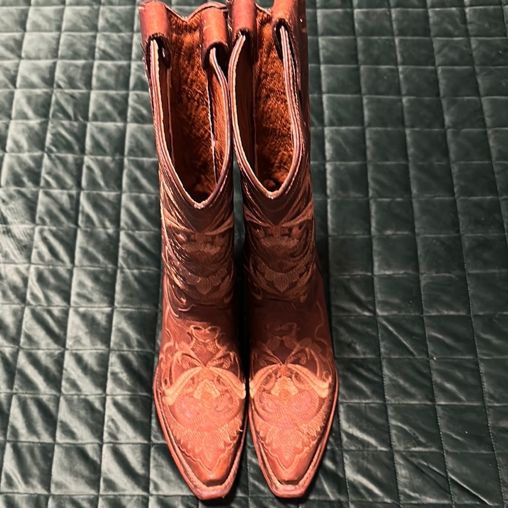 Circle G Embroidered Tan Heeled Boots